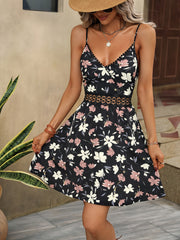 Chic Contrast Lace Spaghetti Strap Dress - Elegant & Comfortable for Spring and Summer, Perfect for Any Occasion, Women's Fashion Essential