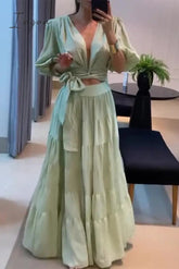 Ingvn - Elegant Simplicity Solid Frenulum V Neck Half Sleeve Two Pieces