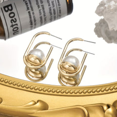 1 Pair of Exquisite Oval-Shaped Vintage-Inspired Drop Earrings - Golden Tone, Timeless Fashion Accessory, Perfect for Ladies' Daily Wear, Elegant Party Look, and Special Occasions