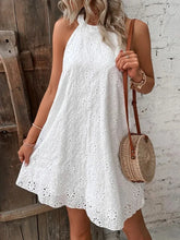 Ingvn European and American Summer New Women's Lace Solid Color Sleeveless Button Halter Dress