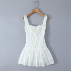 Ingvn Sexy White Emboridery Flower Bow Ruched Chest Elastic Strap Mini Tank Dress Low Waist Spliced Folded Swing Women Sleeveless Robe