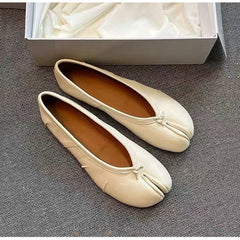 Ingvn Split Toe Women Ballet Flats Fashion Tabi Shoes Casual Slip-on Loafers Ladies Pleated Leather Espadrilles Zapatillas Mujer