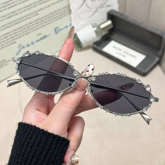Ingvn New Retro Diamond Women Sunglasses Silver Shades Punk Oval Sunglasses Men Sun Glasses Gift