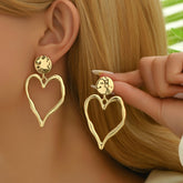 1 Pair of Dangle Earrings - Unique Irregular Golden Heart-Shaped Design, Fashionable Statement Earrings for a Bold Look - Perfect for Daily Outfits and Party Accessories