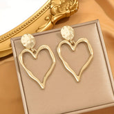 1 Pair of Dangle Earrings - Unique Irregular Golden Heart-Shaped Design, Fashionable Statement Earrings for a Bold Look - Perfect for Daily Outfits and Party Accessories