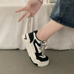 Trendy Women's Low Top Colorblock Skate Shoes, Lace Up Casual Sneakers for Outdoor Sports