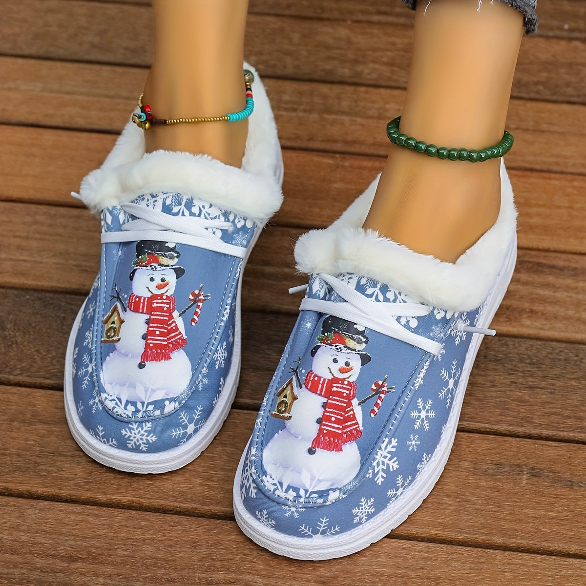 Snowman Pattern Canvas Shoes - Lightweight, Low-Top, Plush Lined, Casual Lace-Up Sneakers for Women - Perfect for Outdoor Activities, Christmas Gift Idea, Comfortable and Breathable