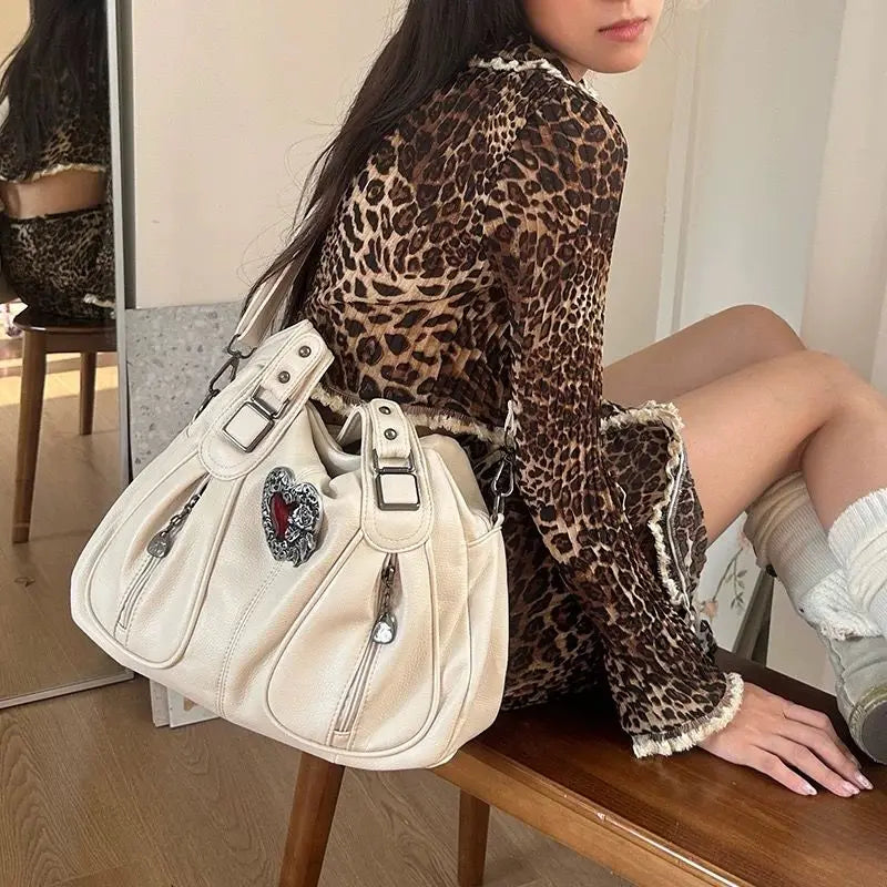 Ingvn  Fashion Y2k Shoulder Bag for Women Vintage Gothic Large Capacity Tote Bag Love Heart Pu Leather Advanced New Female Handbag