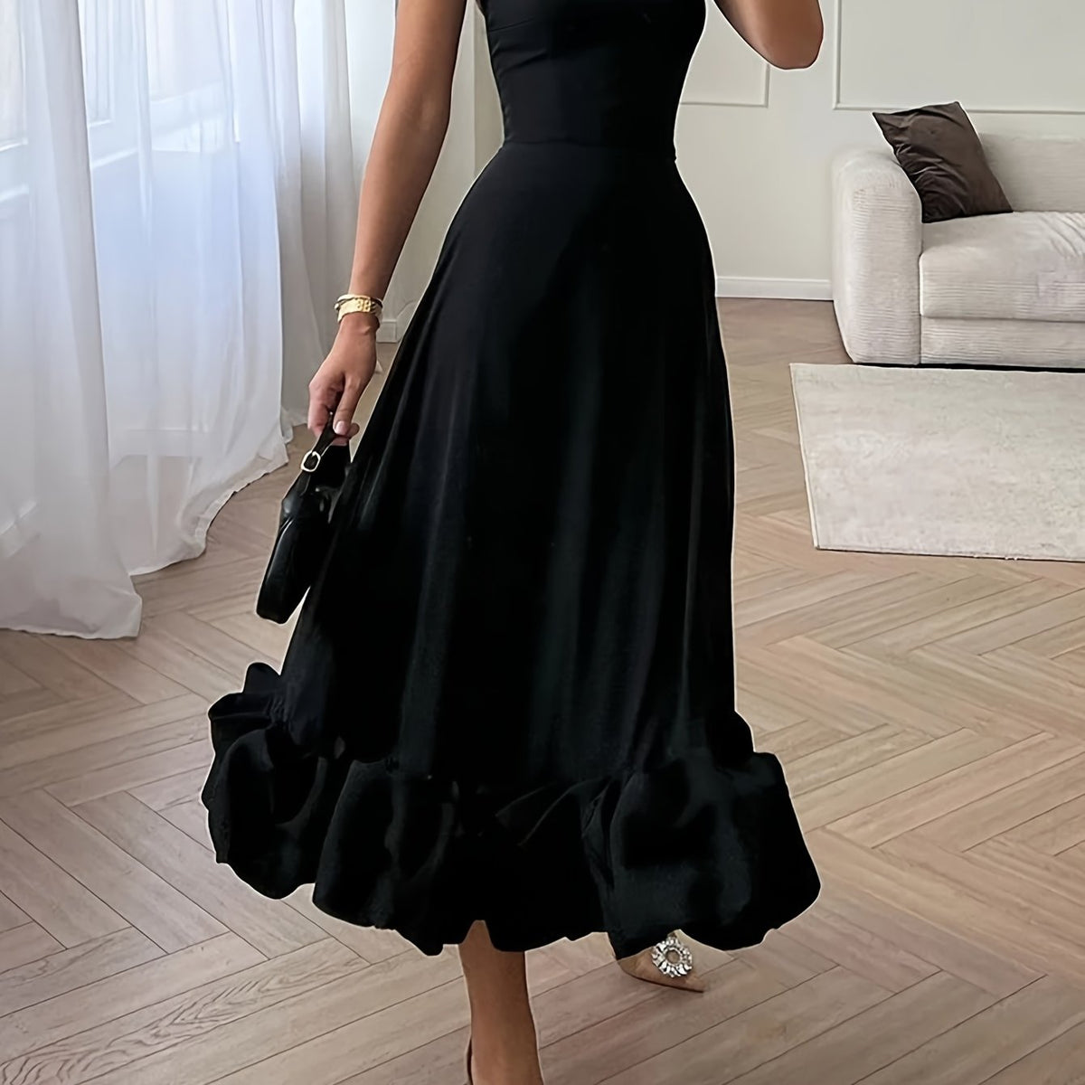 Elegant Women's Maxi Gown - Sexy Spaghetti Strap, Bubble Hem, Solid Color Party Dress with Ruffled Detail