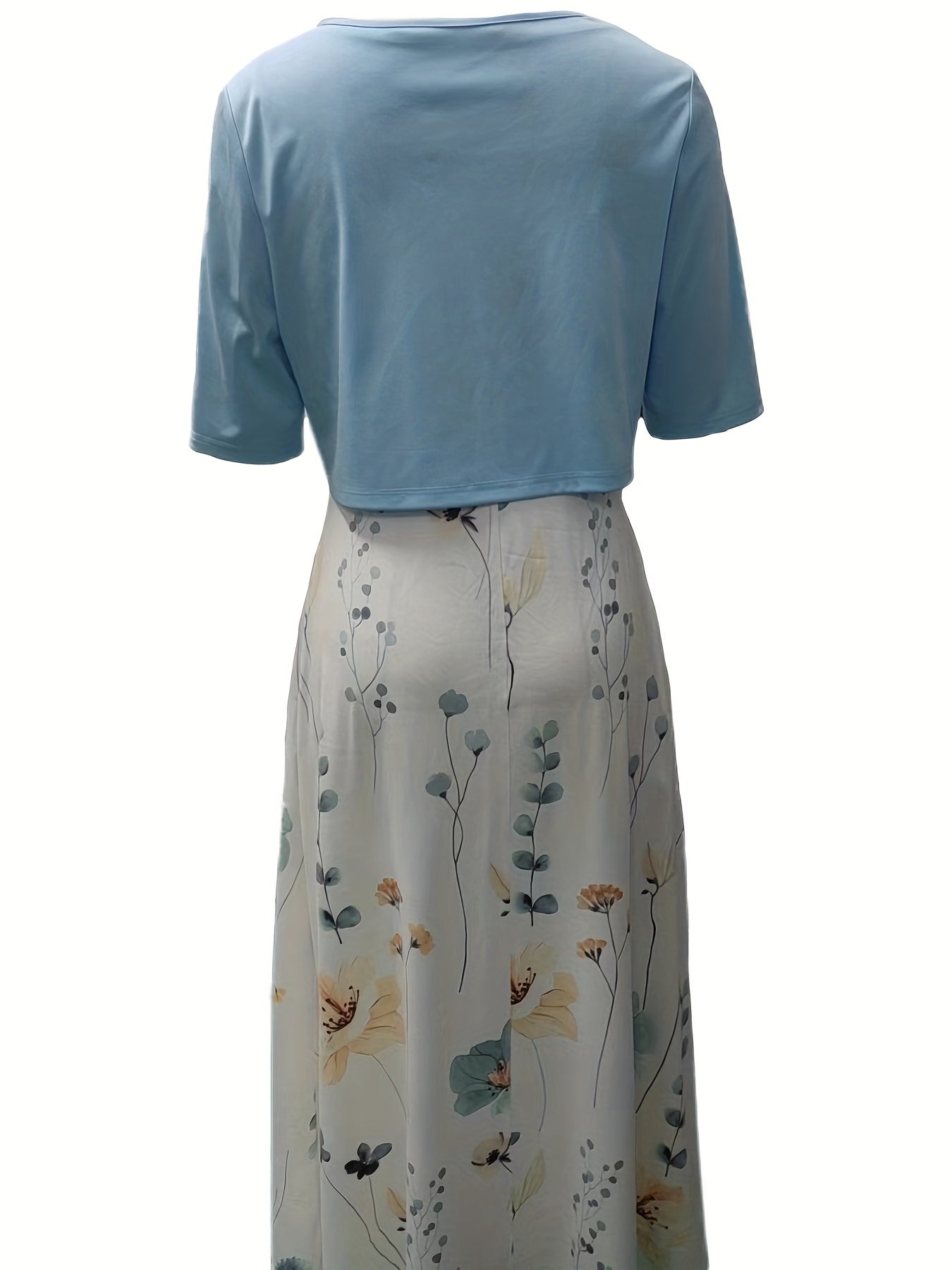 Spring/Summer Chic: Floral Print Two-Piece with V-Neck Crop Top & Comfortable Knit Dress Set, Elegant & Easy Care
