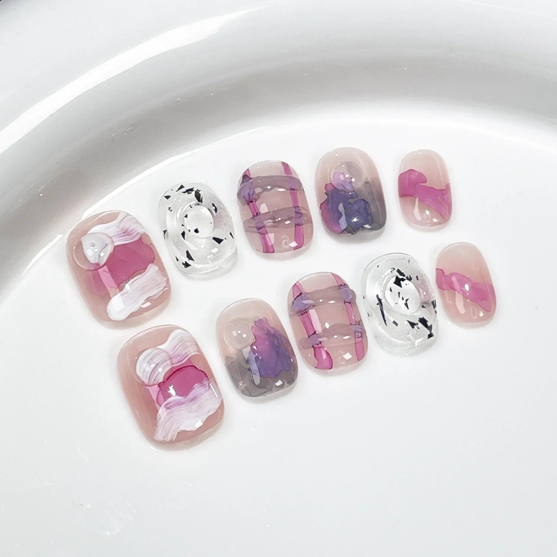 10Pcs Cute Handmade Press On Nails Full Cover Pearls Design Short Round Head False Nails Artificial Manicure Wearable Nail Tips