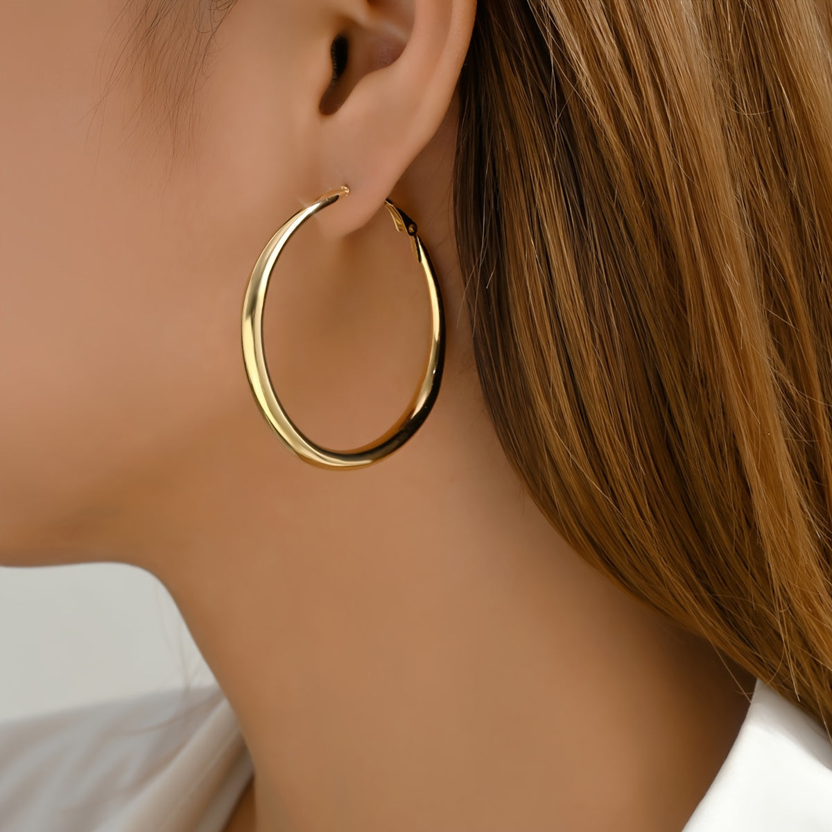 1 Pair Exquisite Bohemian Chic Geometric Circle Hoop Earrings - Minimalist Statement Jewelry for Daily Wearing with Large Circle Design, Elegant Style, and Versatile Accessory for Any Occasion