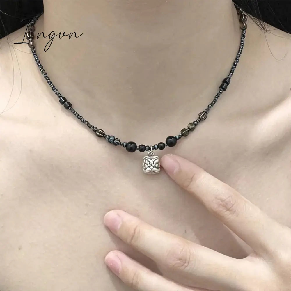 Vintage Chinese Style Lion Pendant Beaded Necklace for Women Men Lucky Punk Clothing Unusual Stone Bead Choker On The Neck Beads
