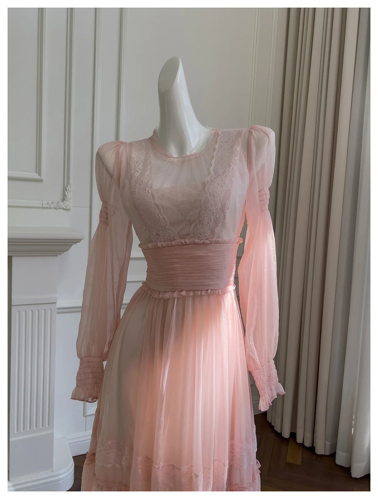 Fashion Women Dress Long Sleeve Round Neck Lace Perspective Female Summer Party Dresses New Tide 3QW1324
