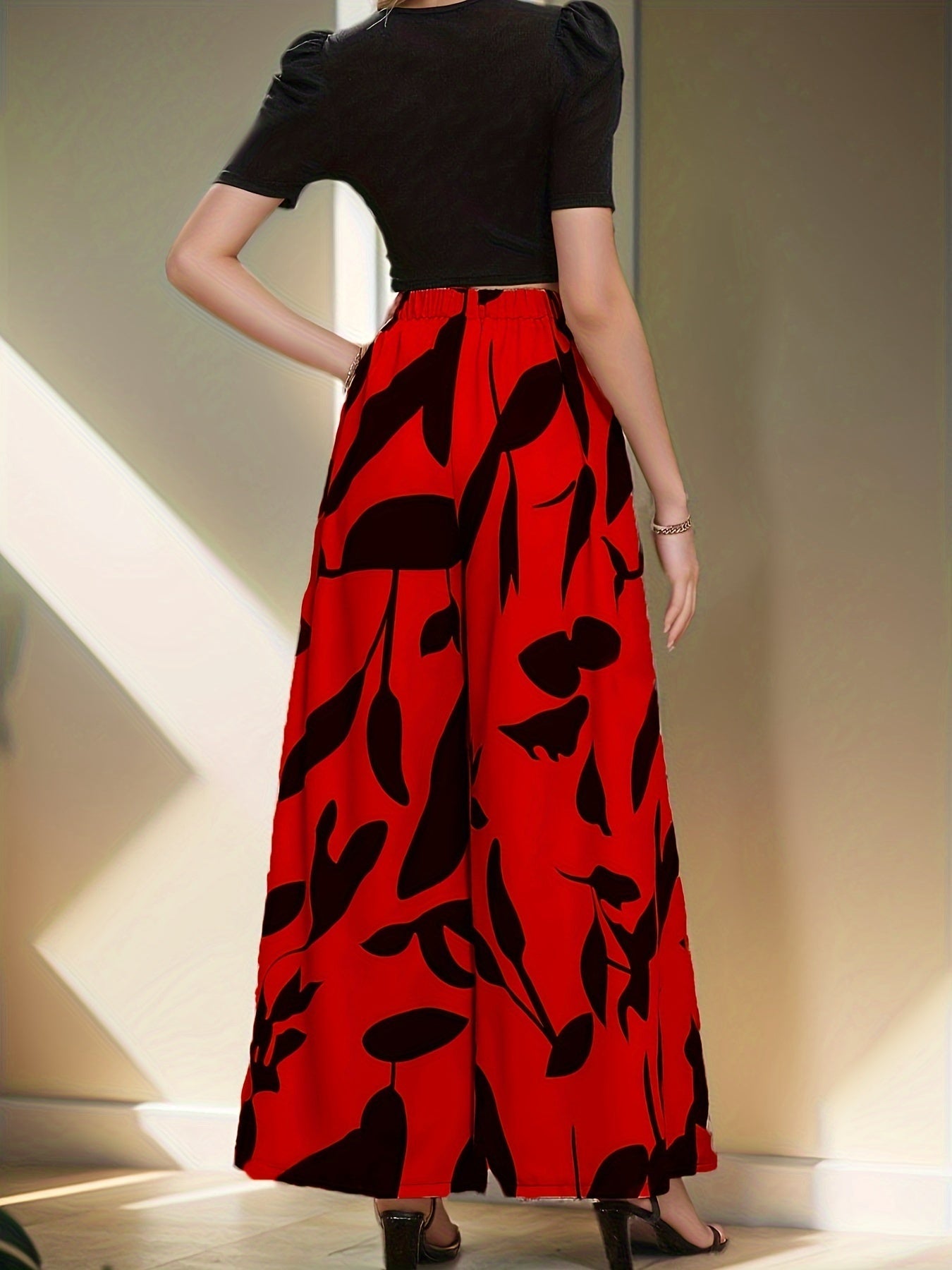 Chic Womens Two-Piece Pantsuit Set - Solid Color T-Shirt with Leaf Print Pants - Stylish Crew Neck & Flattering Wide Leg Design - Perfect Elegant Casual Outfit