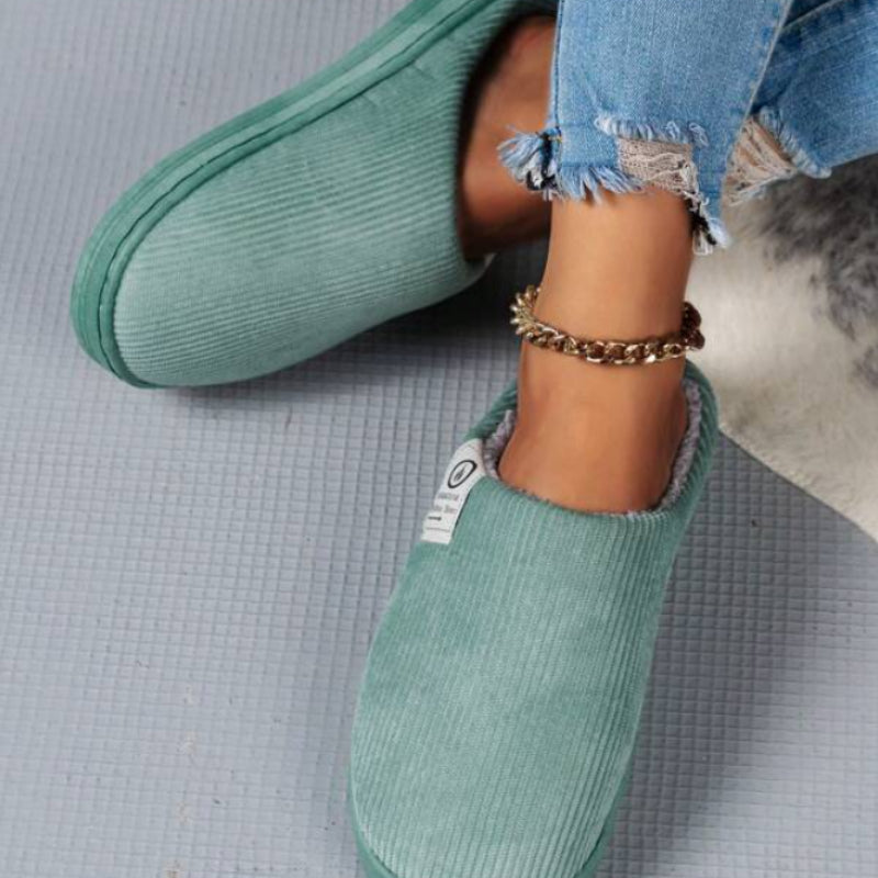 Plush Comfort Winter Slippers - Warm & Cozy, Soft Fabric Lined, Classic Style, Non-Slip Home Footwear