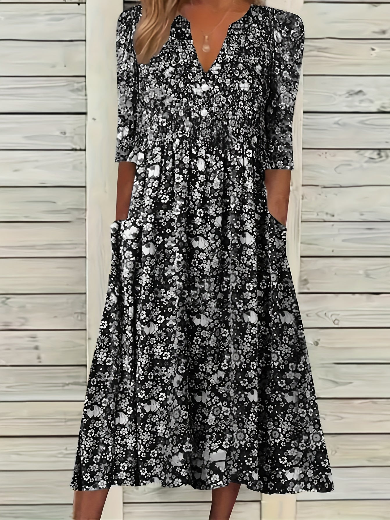 Vibrant Ditsy Floral V-Neck Dress - Comfy Ruched Design with Handy Pockets - Perfect for Summer Casual Outings, Women’s Fashion