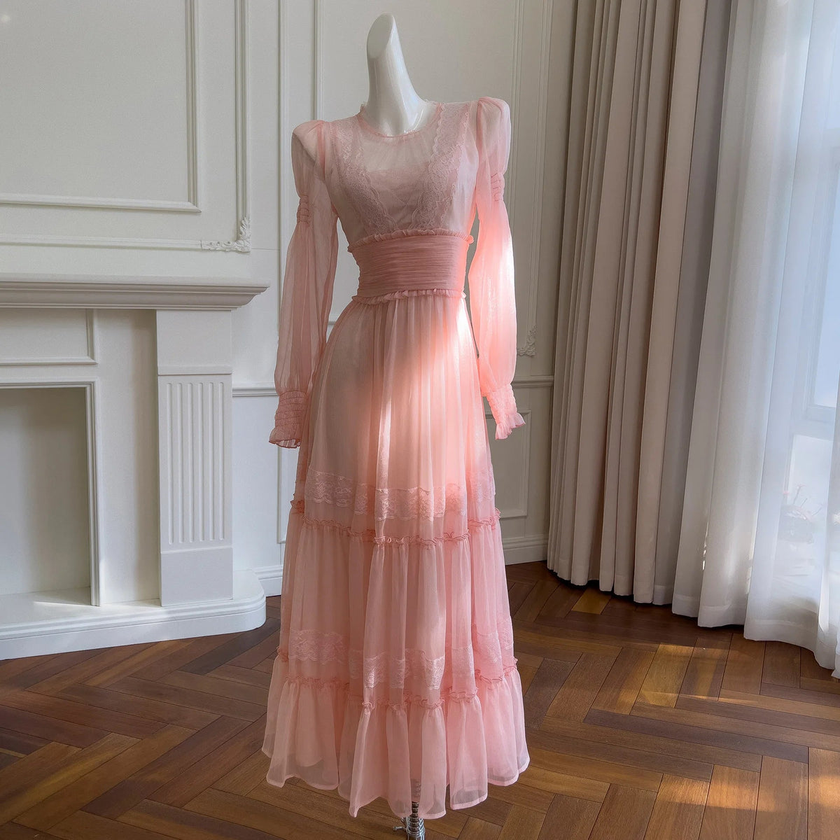 Fashion Women Dress Long Sleeve Round Neck Lace Perspective Female Summer Party Dresses New Tide 3QW1324