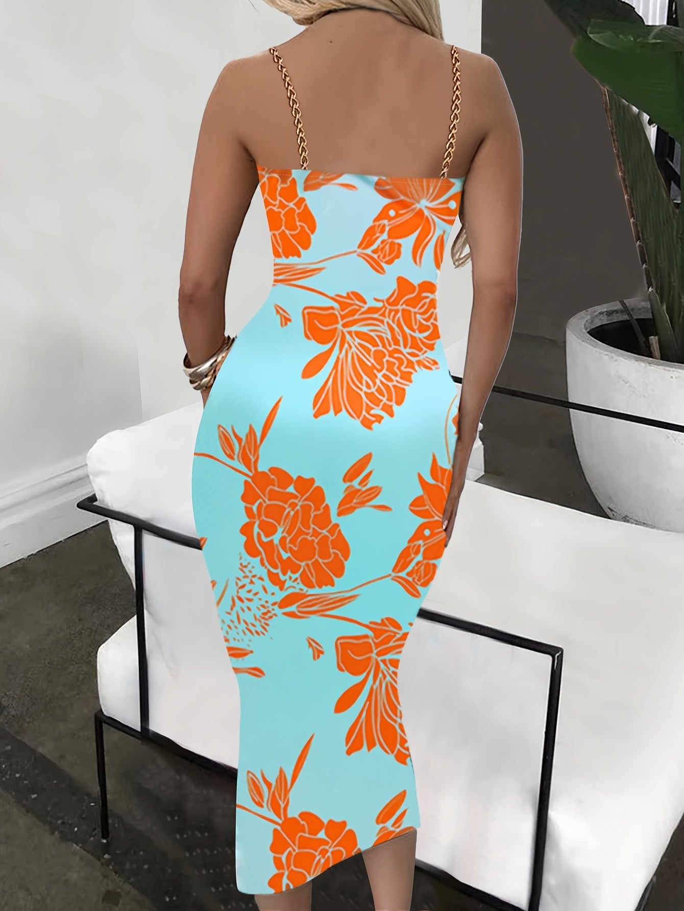 Flirty Floral Print Chain Strap Dress - Alluring Cut Out, Sleeveless Bodycon Style - Adjustable Fit for Womens Fashion