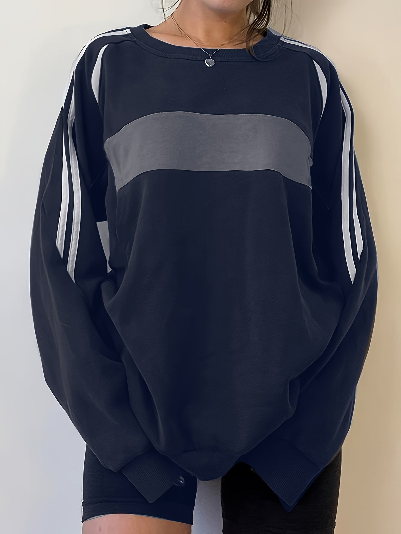 Womens Soft & Cozy Color Block Sweatshirt - Oversized Crew Neck, Long Sleeve, Casual Style - Premium Quality, Year-Round Wardrobe Staple