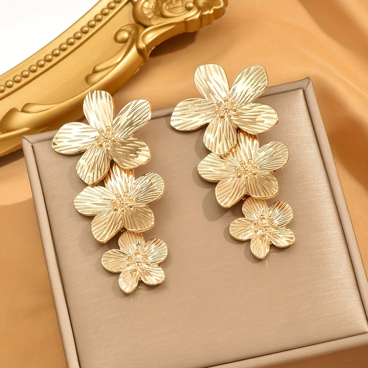 1 Pair Of Dangle Earrings Golden Flower Tassel Design Symbol Of Beauty And Elegance Match Daily Outfits Evening Party Decor