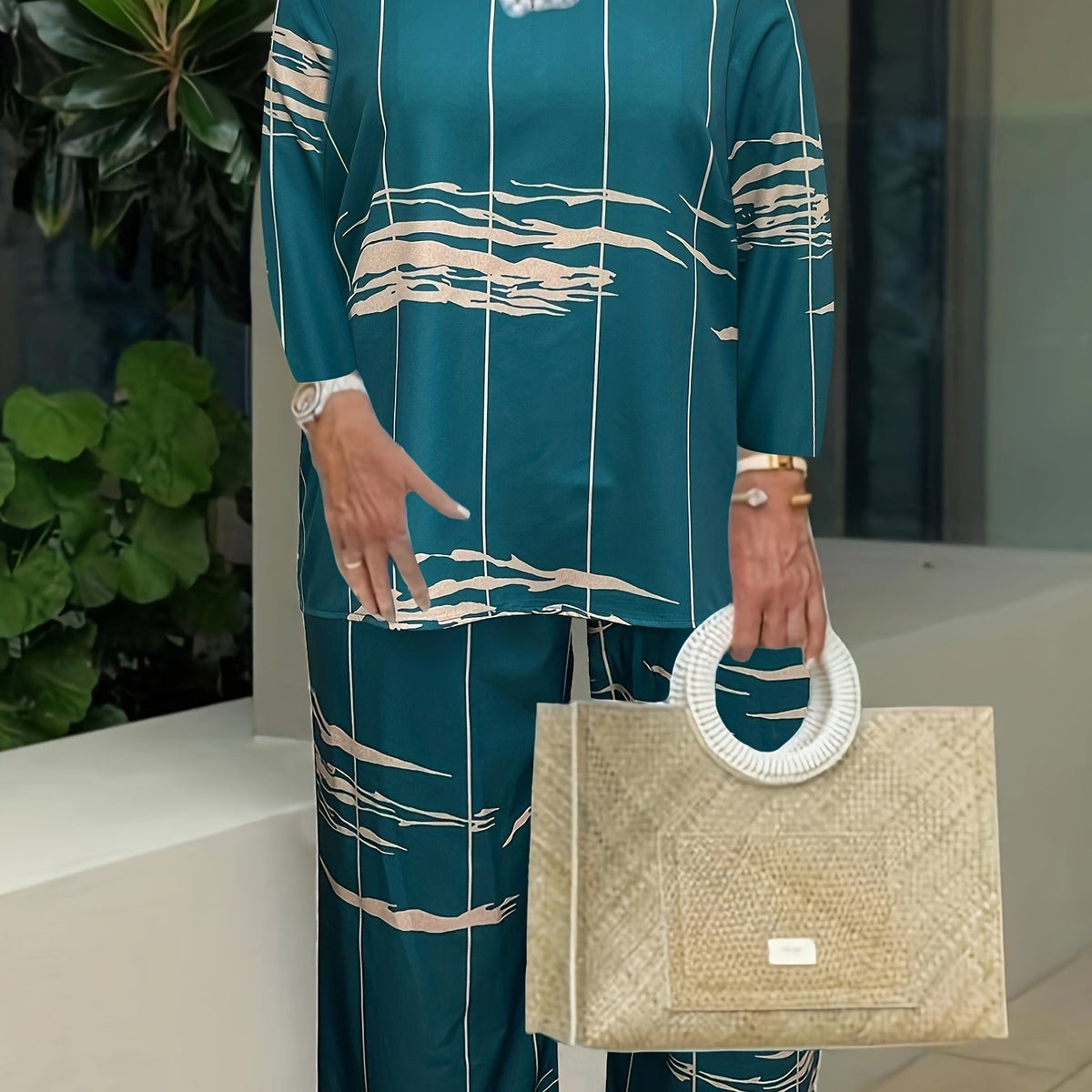 Plus Size Casual Outfits Two Piece Set, Women's Plus Random Print Long Sleeve Round Neck Top & Wide Leg Pants Outfits 2 Piece Set