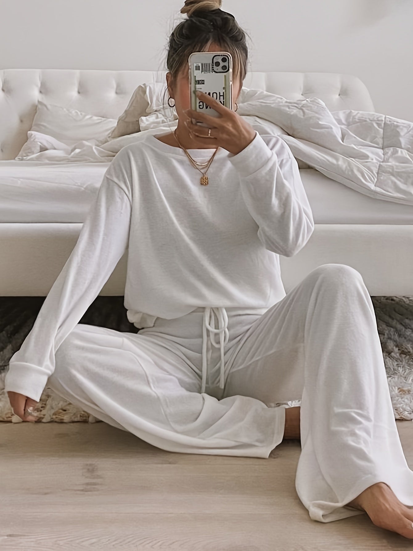Cozy Women's Solid Lounge Set - Soft Long Sleeve Round Neck Top & Elastic Drawstring Pants for Ultimate Comfort - Perfect Relaxed Fit for Fall and Winter Seasons