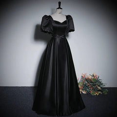 Elegant Satin Black Evening Dresses Beaded Ruched Sweetheart Short Sleeves Formal Party Gowns Long Prom Dresses Robe De Soirée