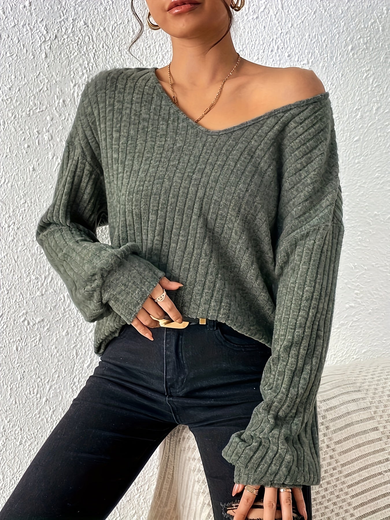 Long Sleeve Soft And Breathable V-Neck Polyester T-Shirt With Elegant Design, Machine Washable, Spring/Autumn Fashion