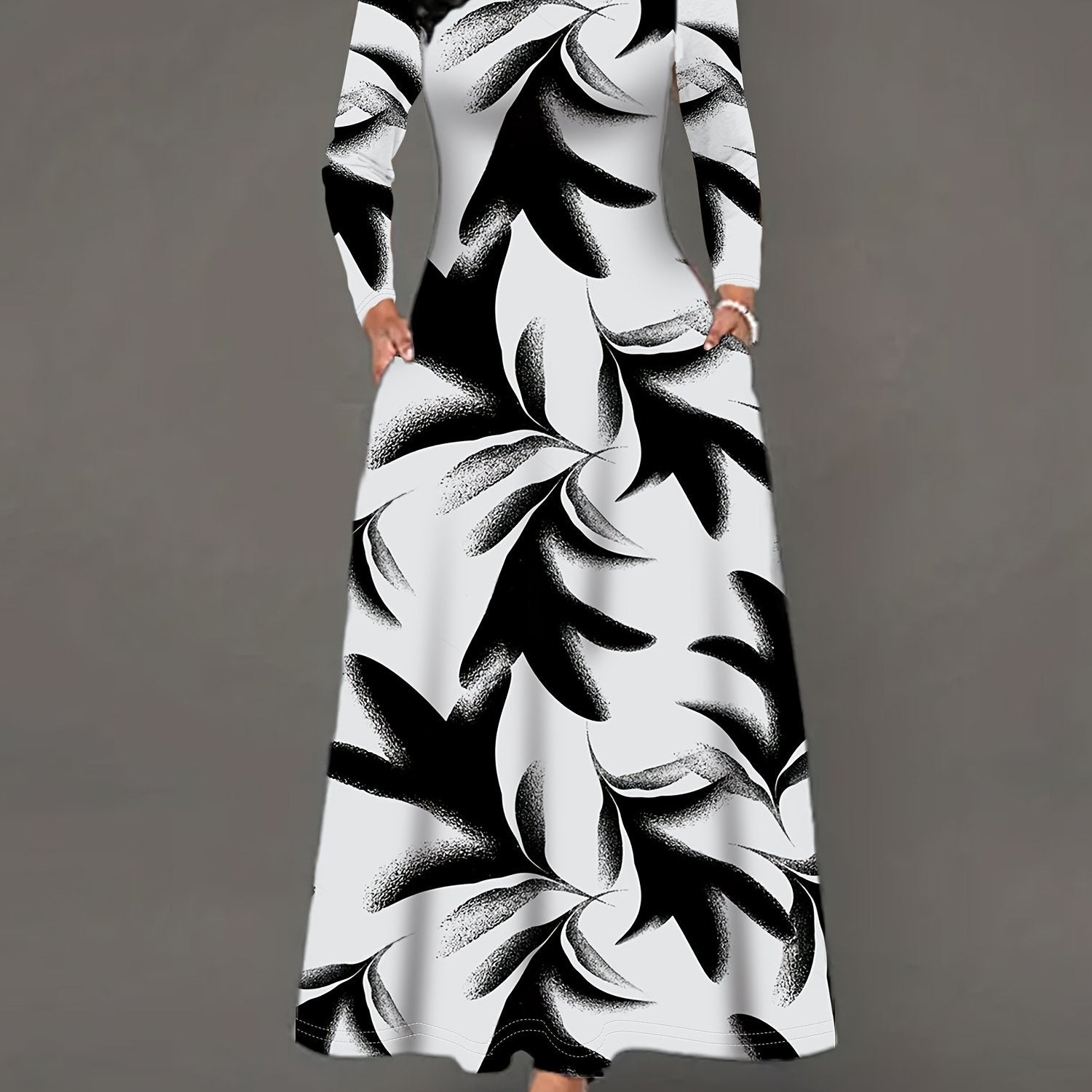 Stylish Women's Long Sleeve Maxi Dress with Pockets - Elegant Leopard Print, Crew Neck, Stretchy Polyester Blend for Fall/Winter