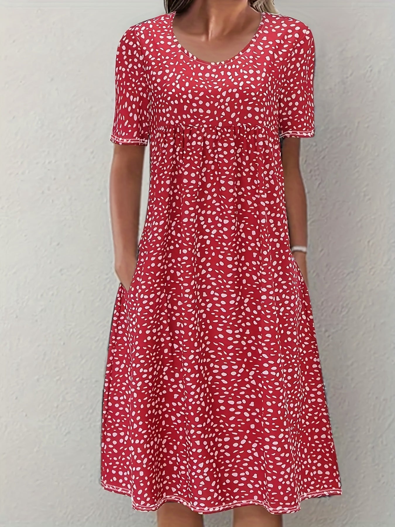 Bohemian Floral Charm - Dual Pocket Crew Neck Dress with Short Sleeves - Stylish Casual Womens Clothing for Summer