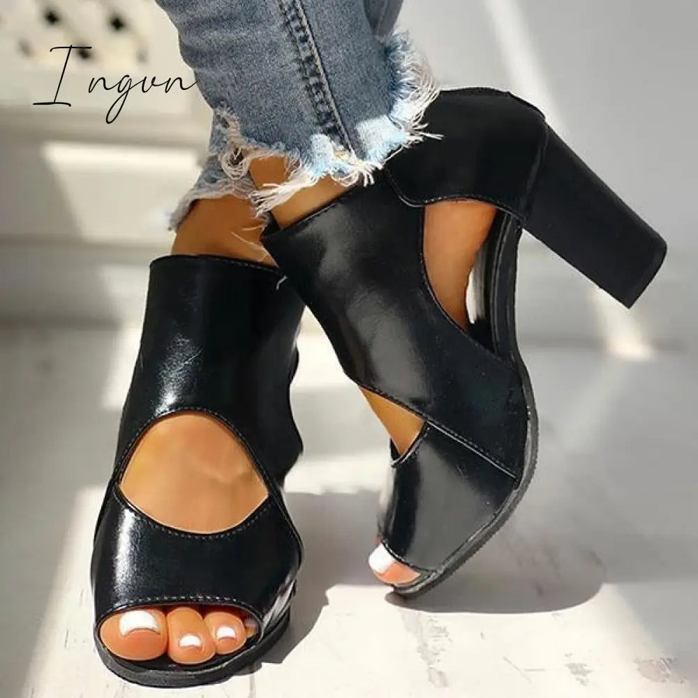 Ingvn - Peep Toe Cutout Rivet Chunky Heel Boots