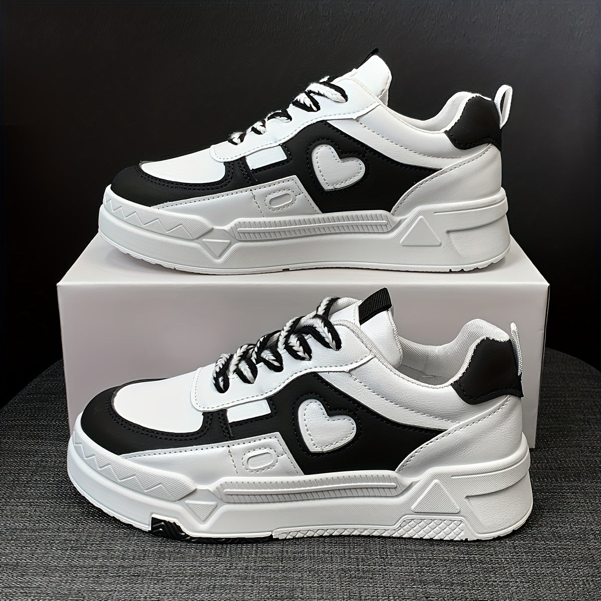 Trendy Women's Low Top Colorblock Platform Sneakers, Love Pattern Casual Walking Trainers
