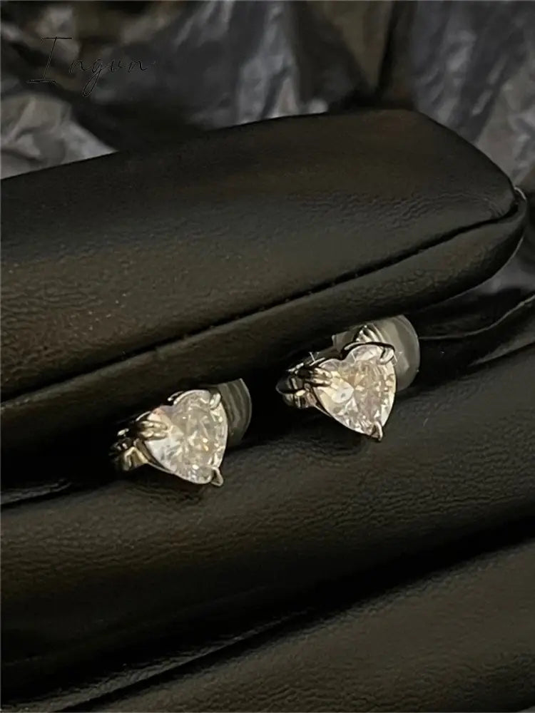 Korean Fashion Love Heart Crystal Zircon Fake Piercing Ear Cuff for Women Aesthetic Jewelry New Wedding Party Accessories