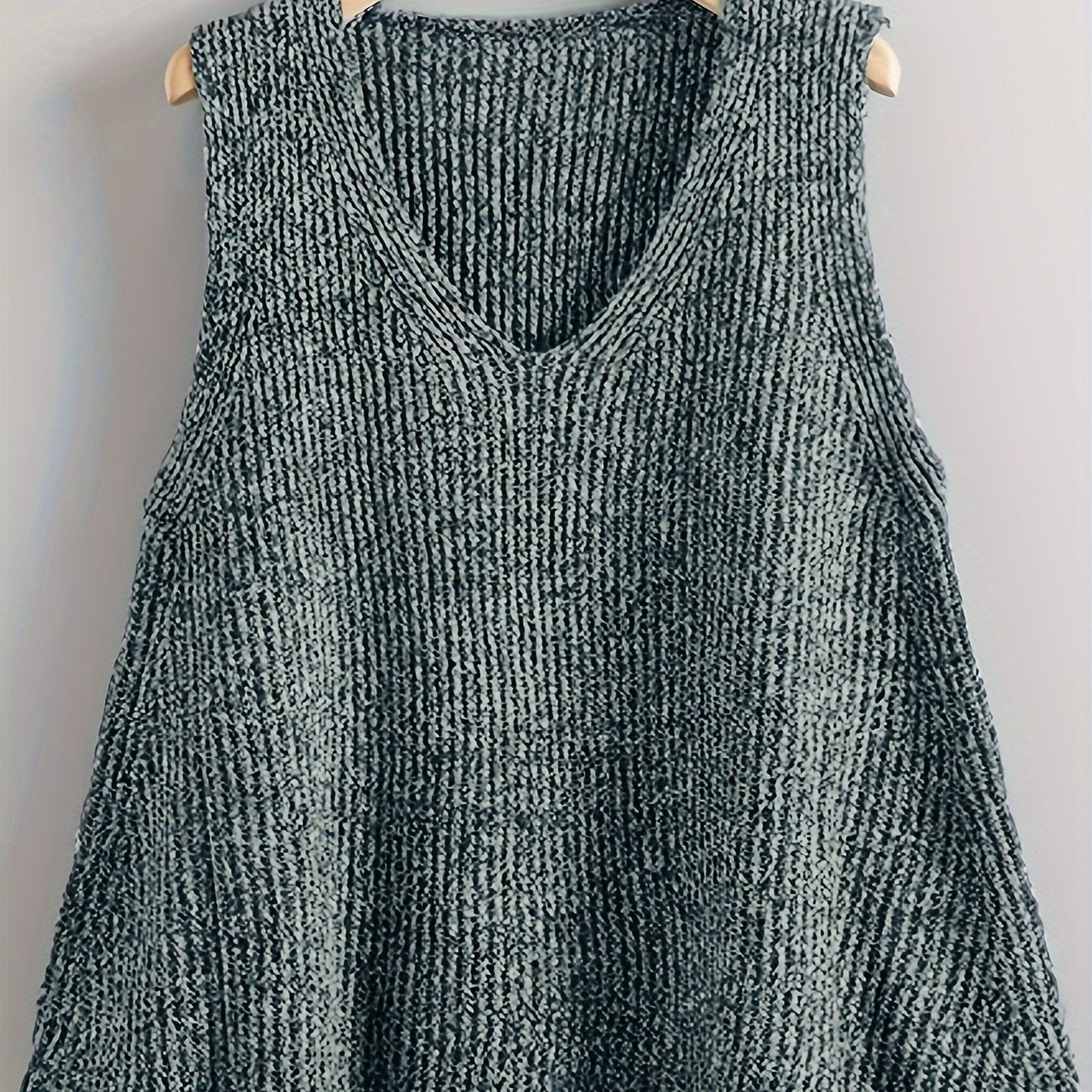Chic Plus Size V-Neck Sweater Vest - Comfortable Stretch Fit for Daily Wear