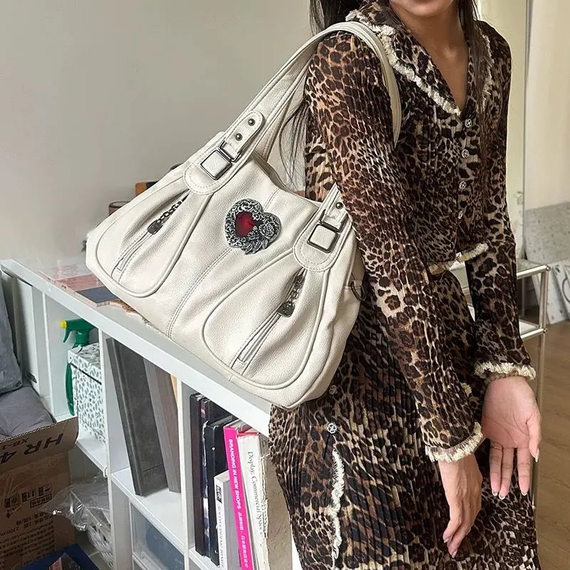 Ingvn  Fashion Y2k Shoulder Bag for Women Vintage Gothic Large Capacity Tote Bag Love Heart Pu Leather Advanced New Female Handbag