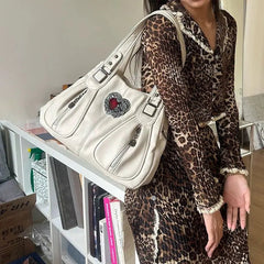 Ingvn  Fashion Y2k Shoulder Bag for Women Vintage Gothic Large Capacity Tote Bag Love Heart Pu Leather Advanced New Female Handbag