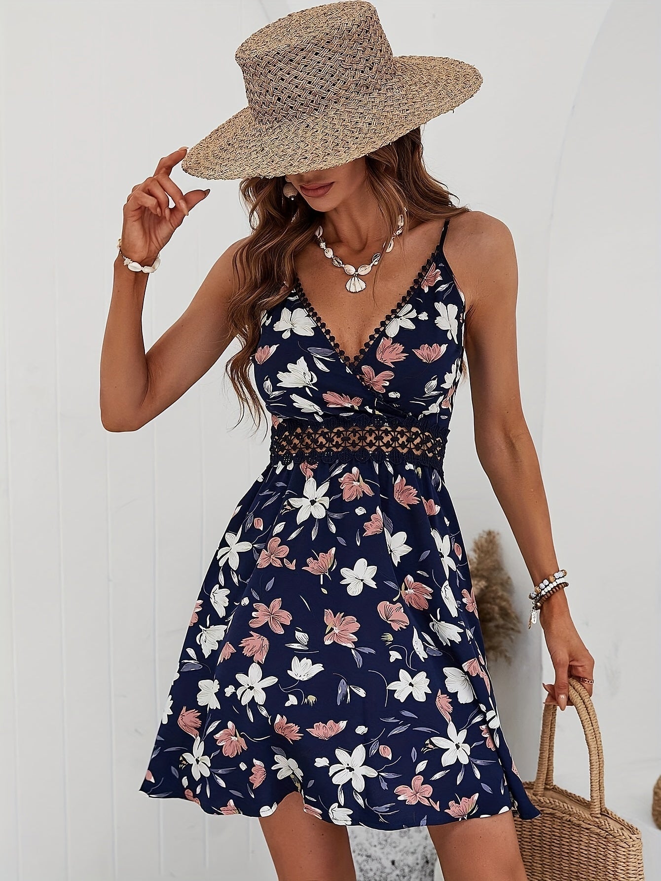 Chic Contrast Lace Spaghetti Strap Dress - Elegant & Comfortable for Spring and Summer, Perfect for Any Occasion, Women's Fashion Essential