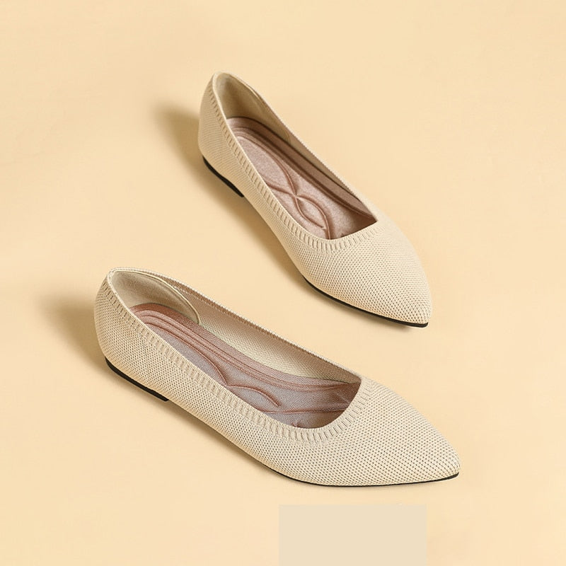 Women's shoes Large flat shoes Spring and Autumn fashion pointy beautiful rubber soles anti-slip shallow mouth shoes