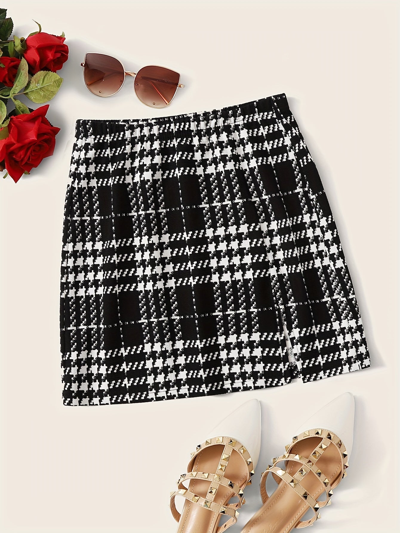 Stylish Plaid Mini Skirt - Women's Elegant Split A-Line Skirt for Work or Casual Occasions - Comfortable, Flattering, and Versatile Clothing for Ladies