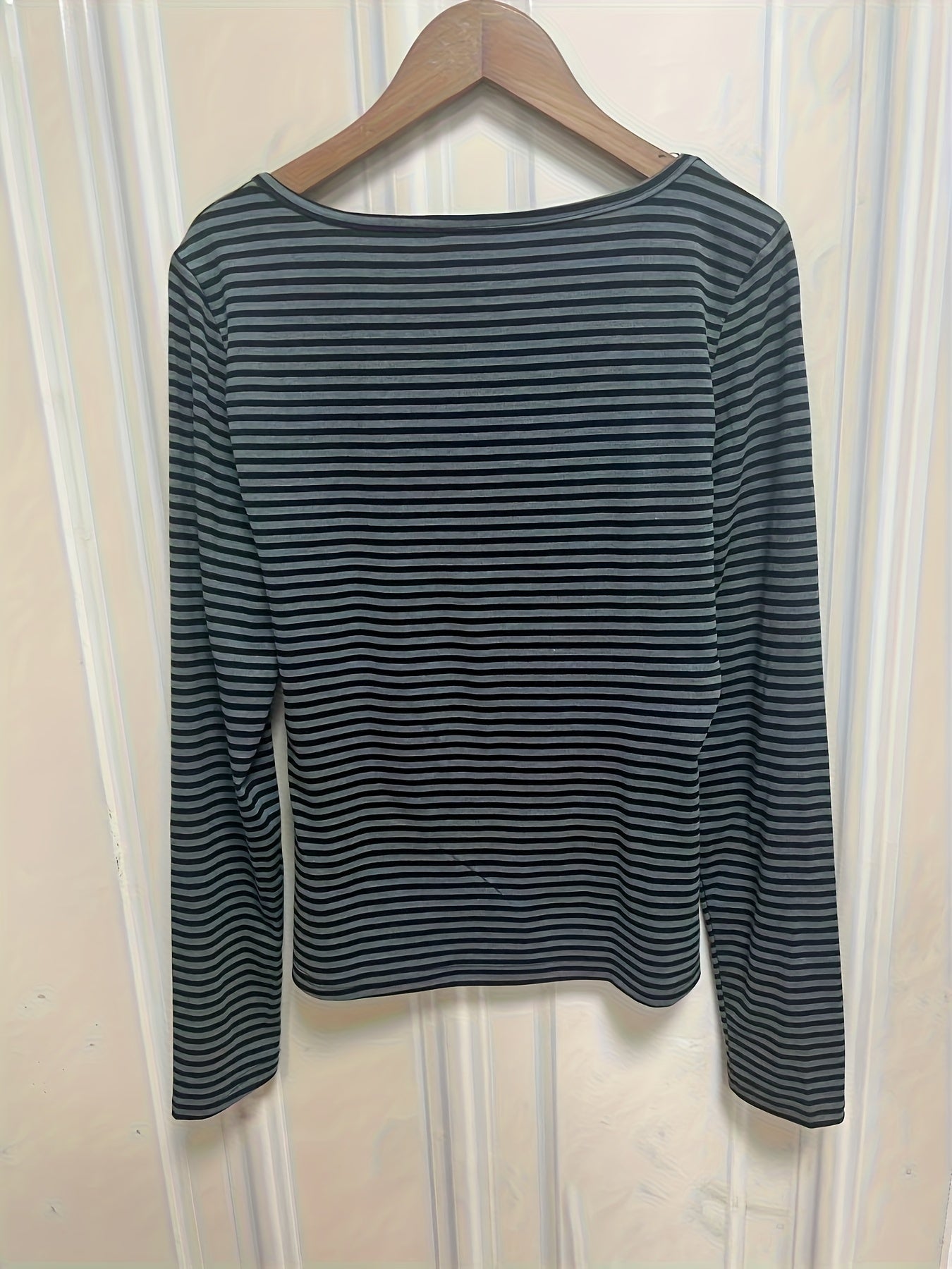 Cozy Striped Long Sleeve Crew Neck T-Shirt - Soft, Breathable, and Stylish for Spring & Fall - Women's Casual Wear for Everyday Comfort