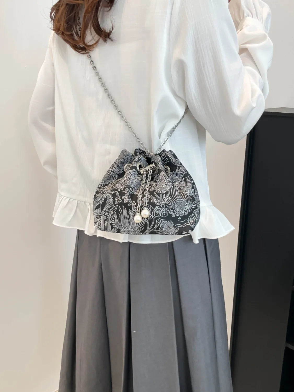 Chain Strap Bucket Bag