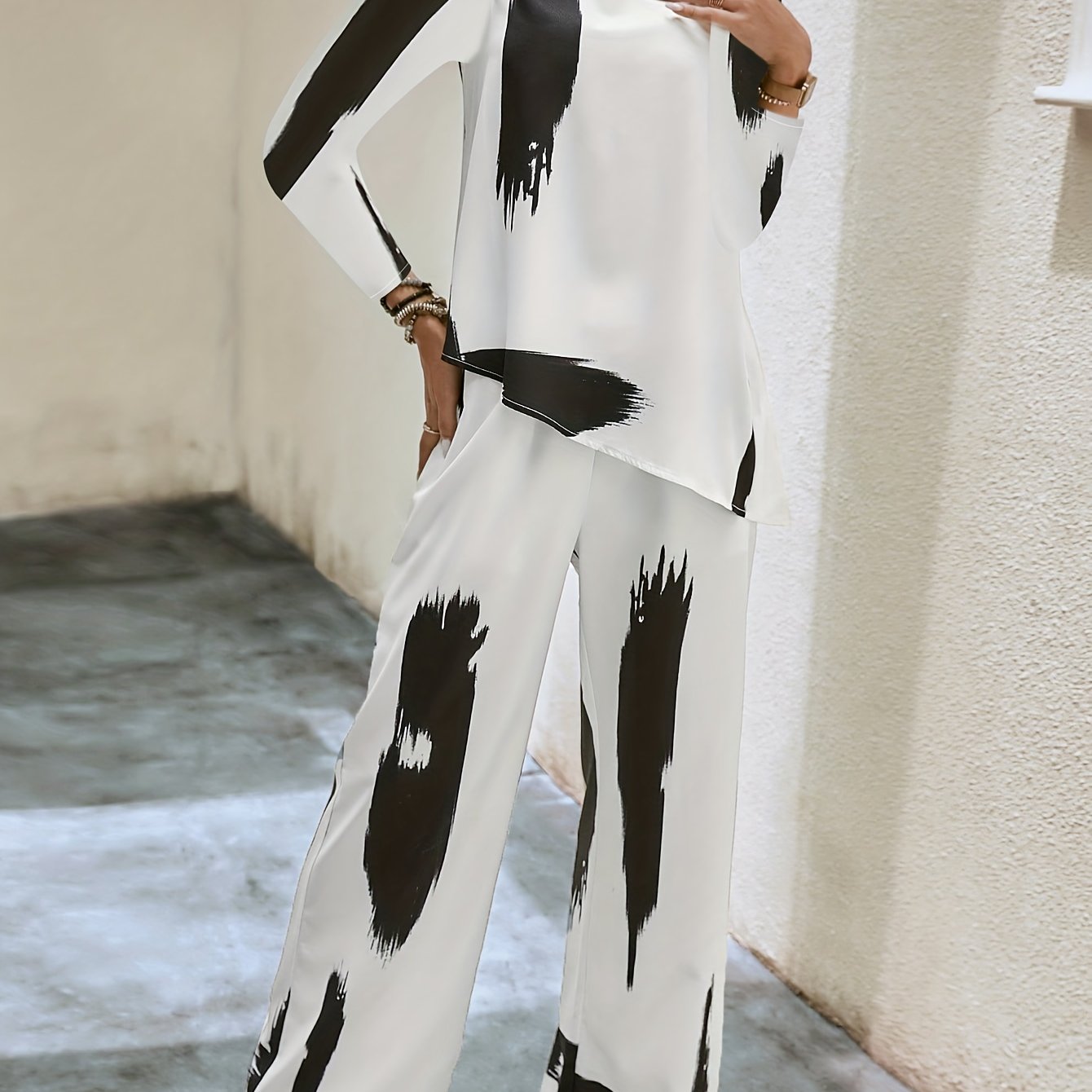 Plus Size Casual Outfits Two Piece Set, Women's Plus Brush Print Long Sleeve Round Neck Top & Wide Leg Pants Outfits 2 Piece Set