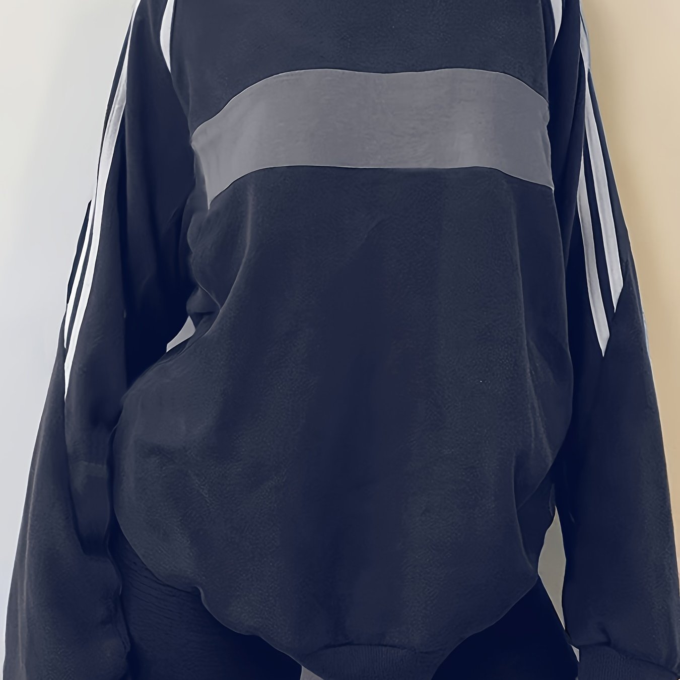 Womens Soft & Cozy Color Block Sweatshirt - Oversized Crew Neck, Long Sleeve, Casual Style - Premium Quality, Year-Round Wardrobe Staple