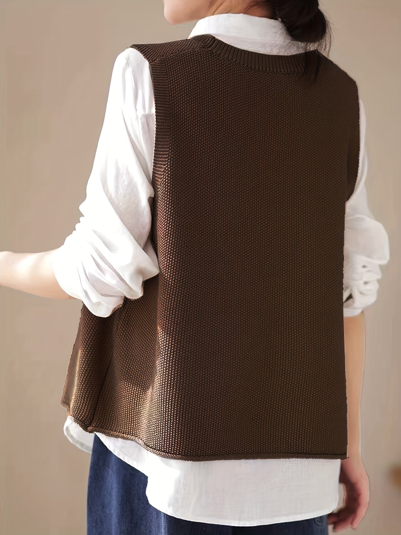 Women's Crew Neck Knit Vest - Casual Sleeveless Spring/Fall Sweater with Pocket, Easy-Care, Comfort Fit