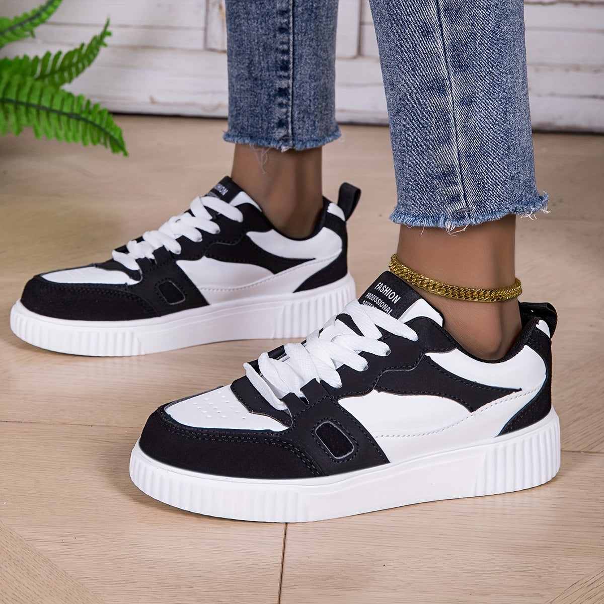 Women's Retro-Inspired Black & White Sneakers - Lightweight, Non-Slip Lace-Up Casual Shoes for All Seasons