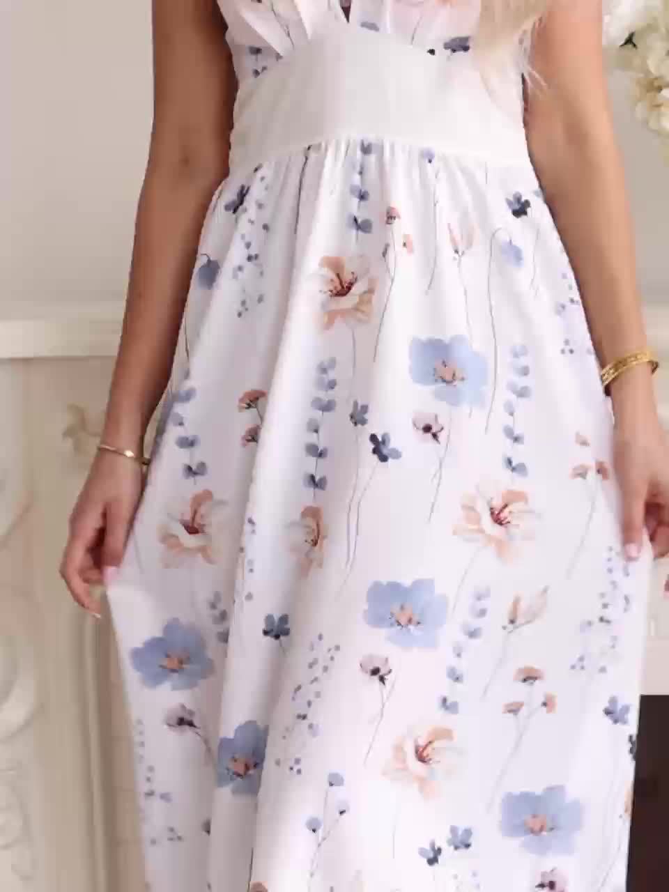 Vibrant Floral Plunge Midi Dress - Fashionable Sleeveless High Waist Design - Perfect for Casual Chic - Womens Clothing