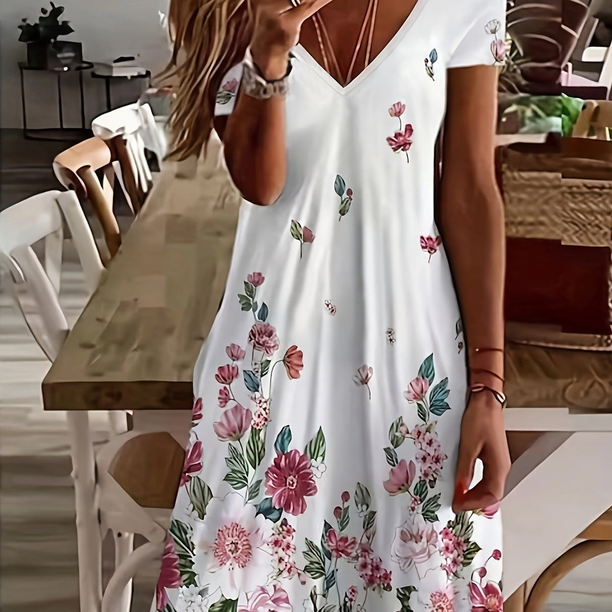 Chic Ditsy Floral Knee-High Dress – V-neck, All-Season Casual Wear, Easy-Care Polyester Lining, Mid Elasticity Fabric