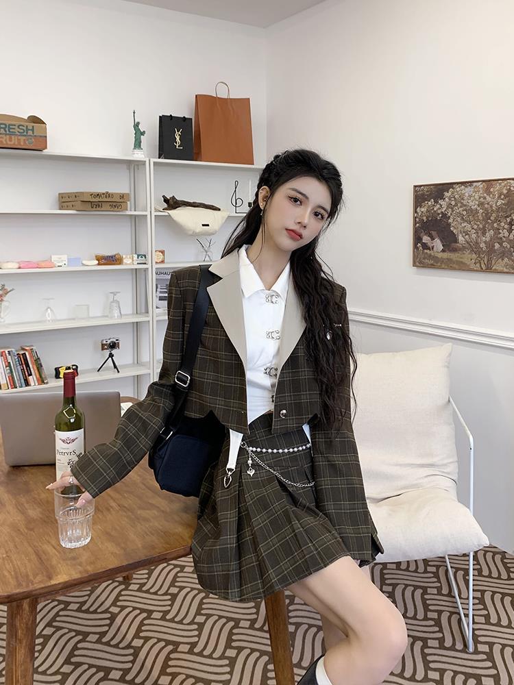 New Korean Temperament Short Suit Jacket + White Shirt + High Waist Pleated Skirt Three-piece Women's Clothing Campus Wear