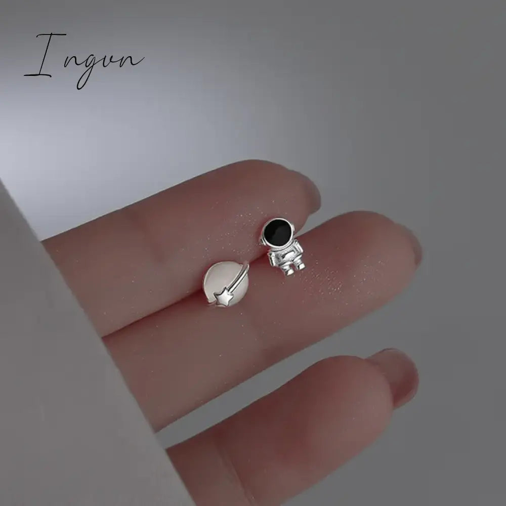 New Hollow Circle Imitation Pearl Stud Earrings For Women Zircon CZ Rhinestones Irregular Design Earring Female Unusual Jewelry